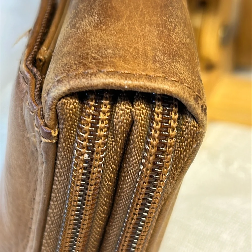 Fossil vintage leather wallet zip around wallet